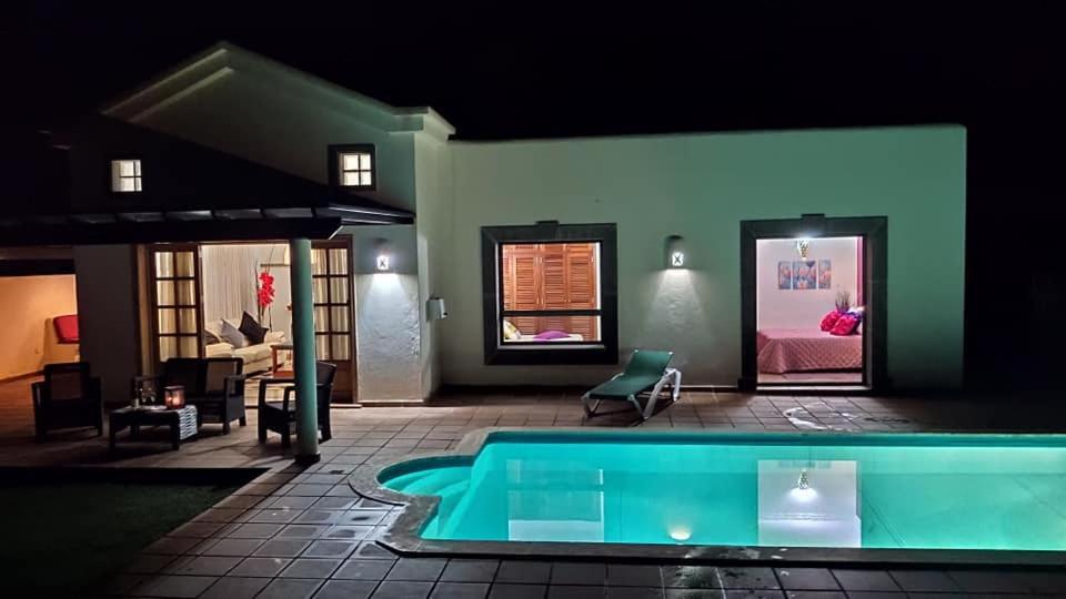 Villa Bol-Can con piscina privada Playa Blanca  Exterior foto